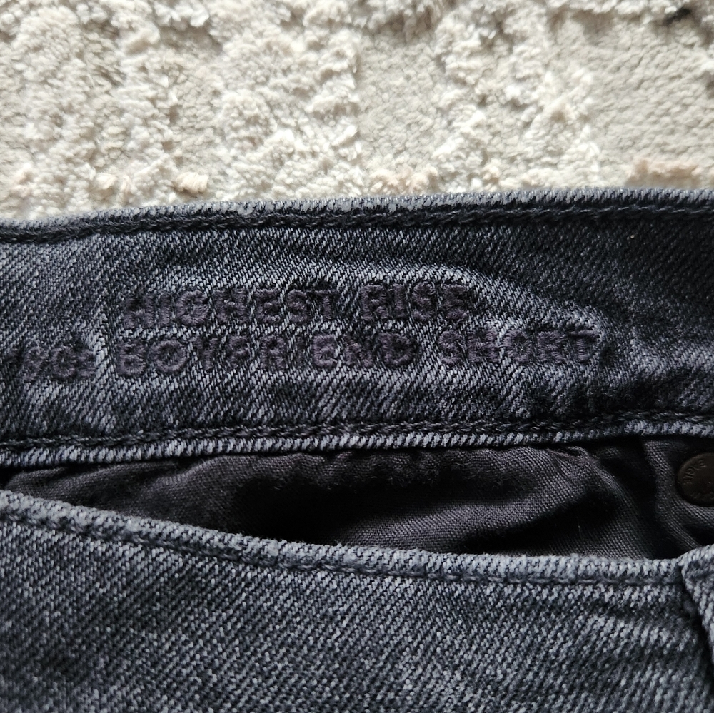 American Eagle Highest Rise 90s Boyfriend Short - Picture 4 of 5